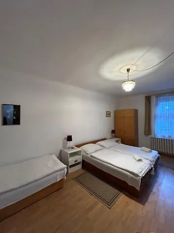 Corvin Panzio 3*